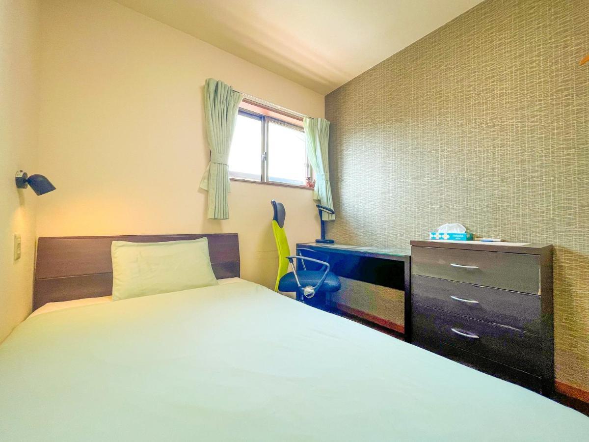 B&B 4 ルームズ 那覇市 エクステリア 写真